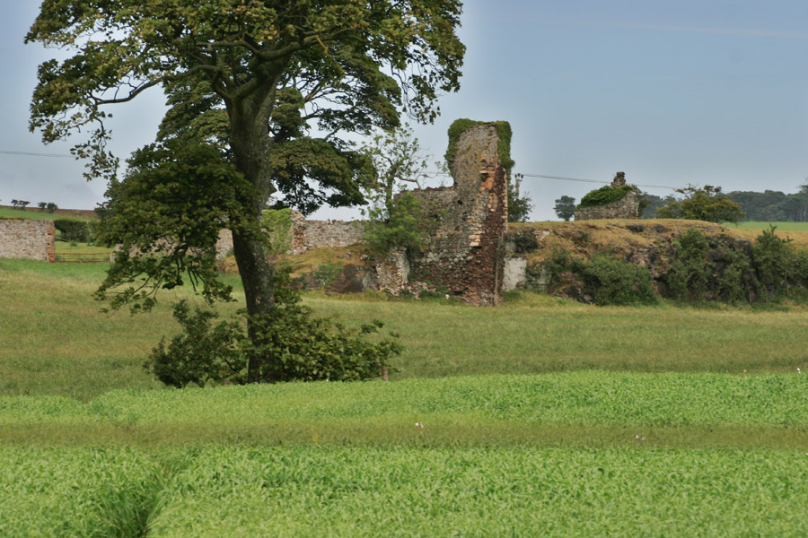 Waughton Castle Castle in Prestonkirk, East Lothian Stravaiging